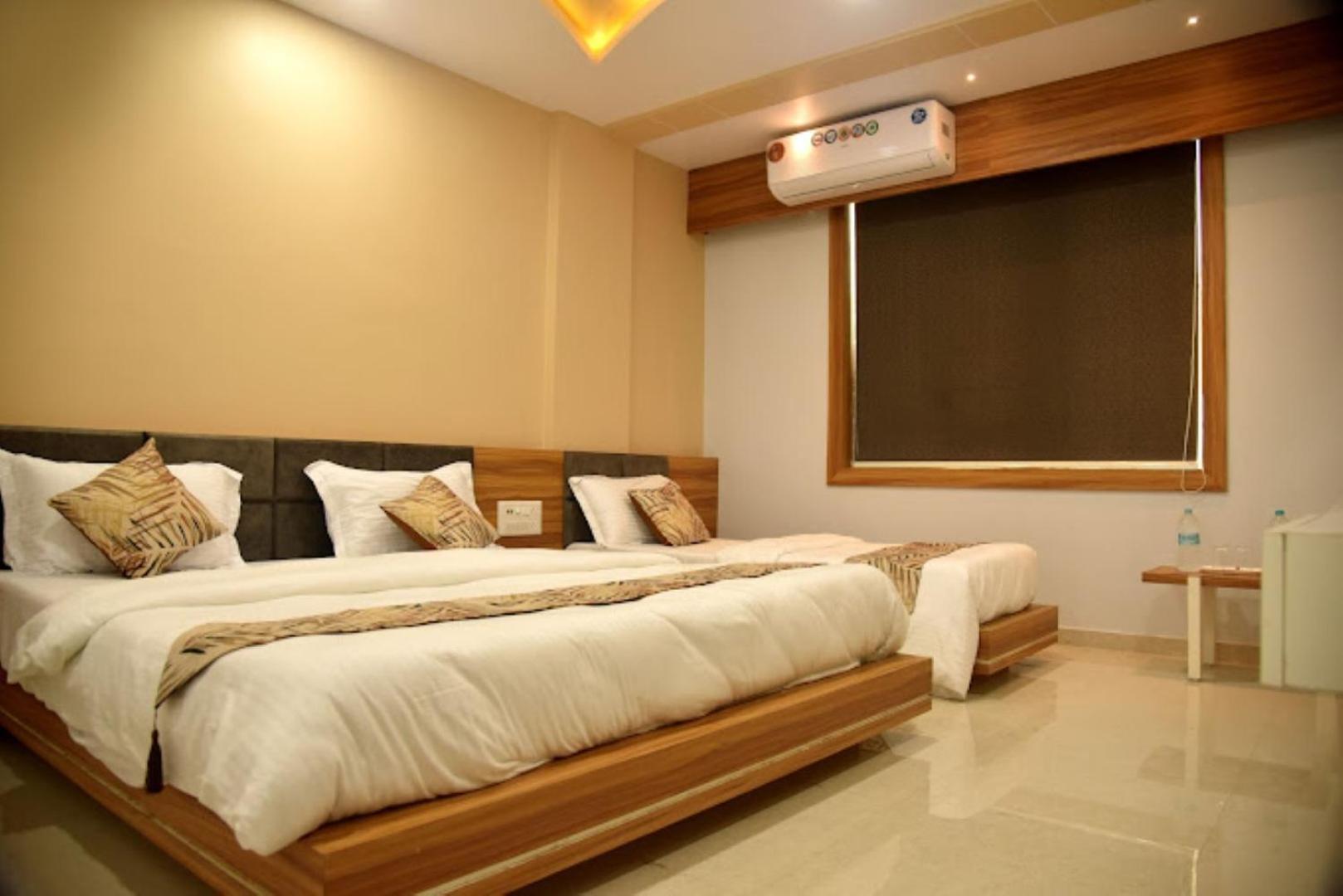 Hotel Krish , Somnāth 外观 照片